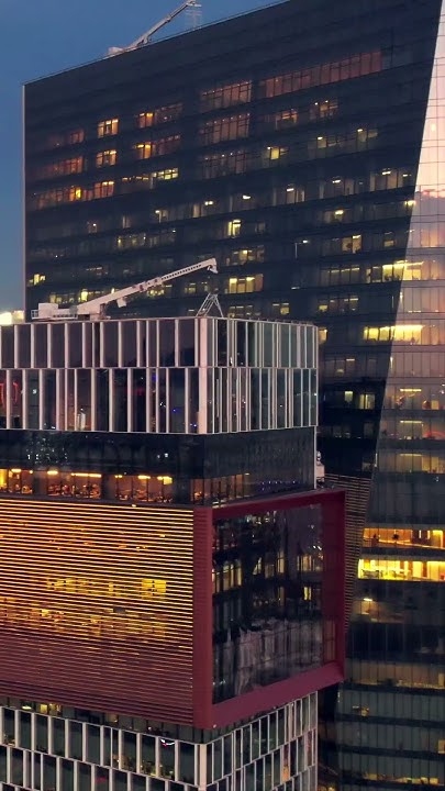 腾讯全球服务器布局揭秘，核心存放深圳滨海大厦，构建复杂分布式服务体系。插图