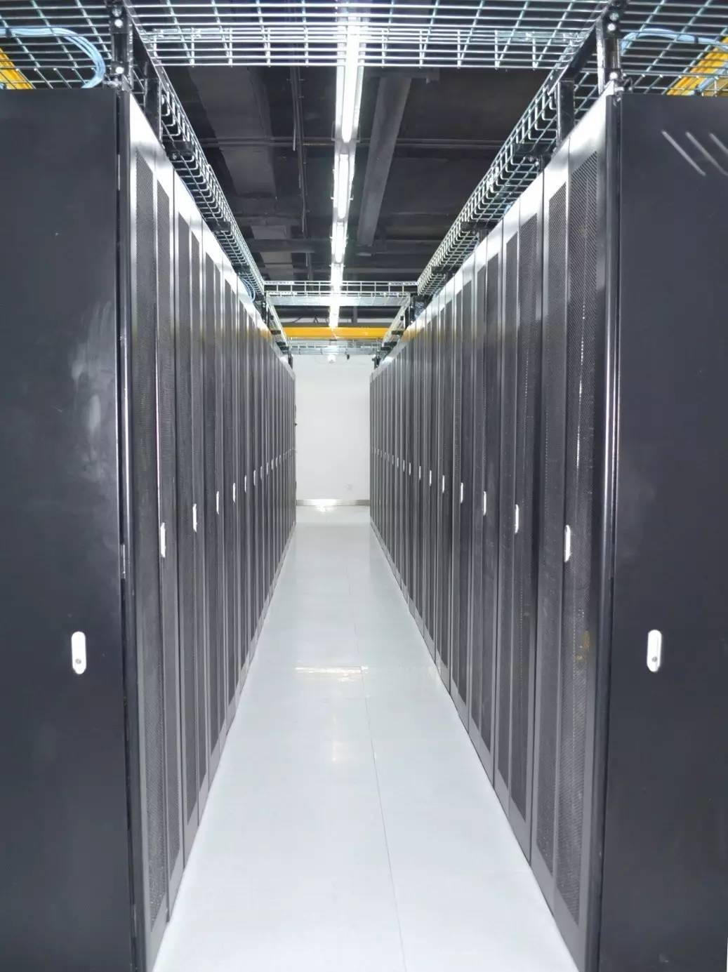 IDC机房运维,保障主机监控与基础设施稳定运行的关键领域介绍插图 IDC机房运维,保障主机监控与基础设施稳定运行的关键领域介绍插图