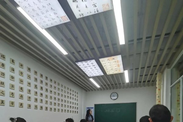 韶关成人电脑培训班推荐文远教育、无忧教育和韶关市技师学院等机构。-方知甜