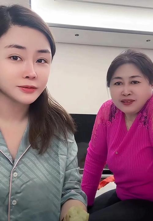 白山交友信息，白山胜利水库初瑞雪遭遇胃肿瘤引发子女病情关心，白山妹子辛巴因母亲患病后热心照顾，为网友点赞插图