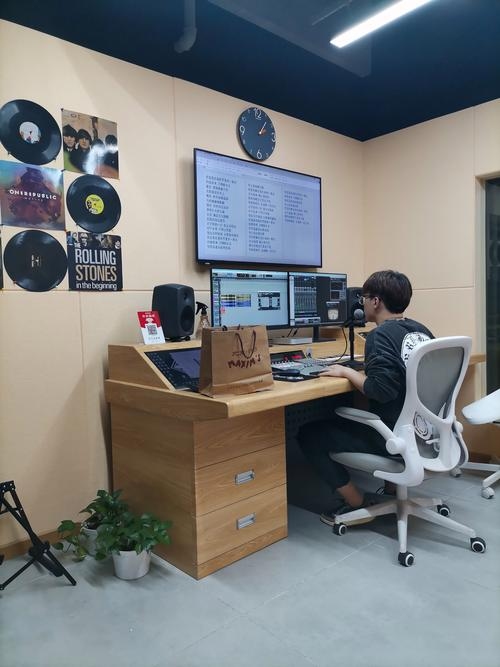 北京男孩聊天室，2010年至今，持续为男生提供交流空间插图