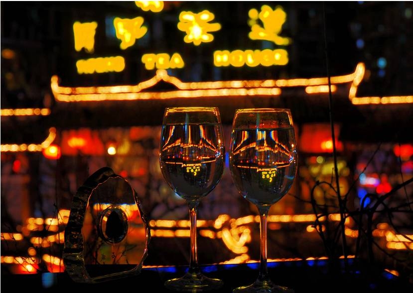 灯红酒绿打一生肖插图