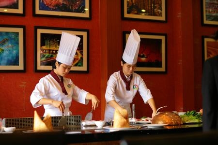 公司名称的吉祥与潜力，聚鑫金融、串川辣餐饮插图