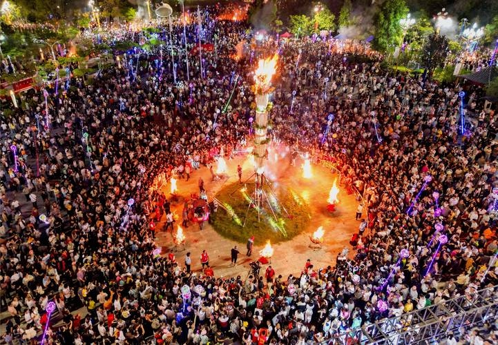 火把节，绽放民族文化的璀璨焰火插图