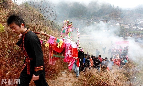 花炮节，多元文化的狂欢盛宴插图