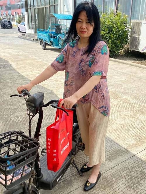 老妇女魅力凸显，迎合多元心理需求，年长男性因之与老女人相恋插图