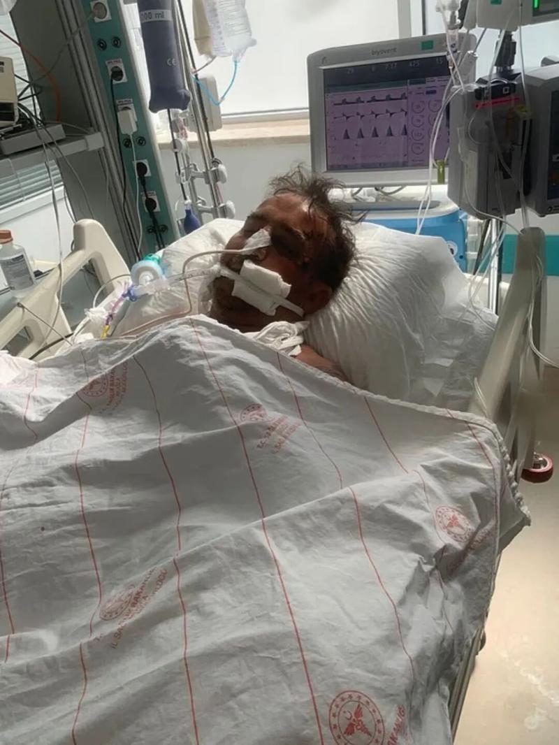 梦到父亲出车祸，暗示健康与好运将至插图