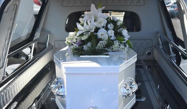 梦见别人抬死人解读及对应情况插图