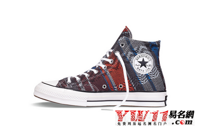 梦见别人穿新鞋，一场关于身份与改变的奇妙梦境插图