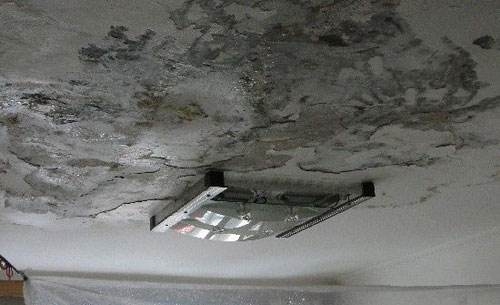 梦见房顶漏水，现实问题的警示与挑战插图