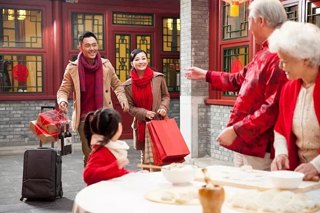 梦见家人团聚，幸福与和谐的预兆插图