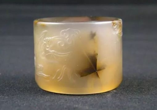 梦见金戒指，揭示神秘力量与心灵启示插图