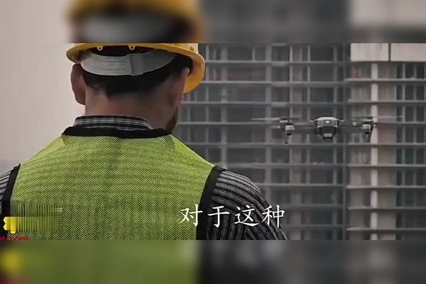 梦见妈妈死梦者需警惕母爱与分离关系，不同情境解读各异。插图