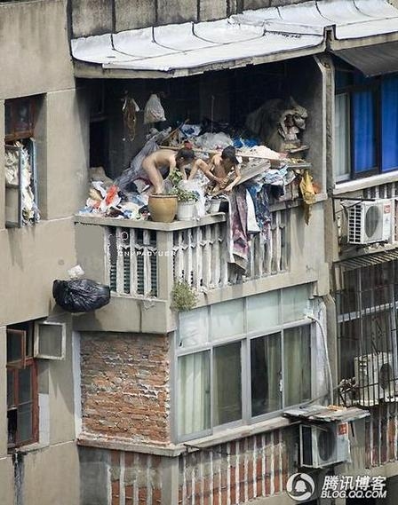 梦见女人光全身有暗示插图