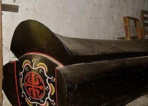 梦见棺材与死人解析插图