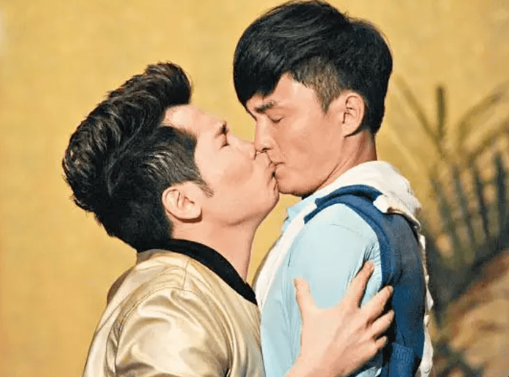 梦见与前男友接吻，内心渴望和解或情感释放插图