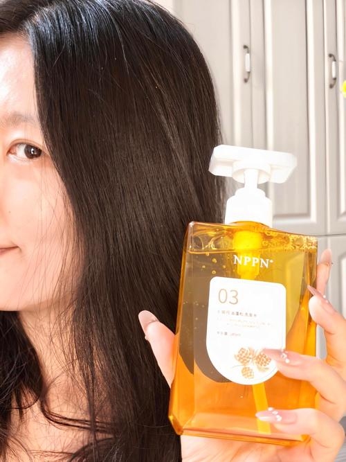 梦境中的洗发之旅，探寻隐形洗发背后的情感与真相插图