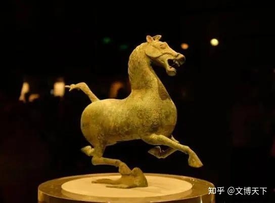 马踏飞燕象征生肖马，展现东方哲学与生命力量插图