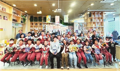 书香墨韵，探索时光印记书店的独特魅力插图