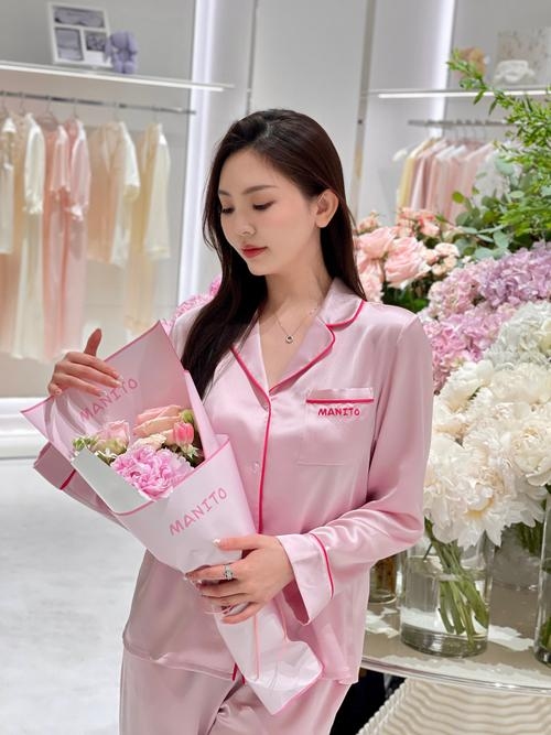 睡衣专卖，探索与诱惑交织的时尚市场插图