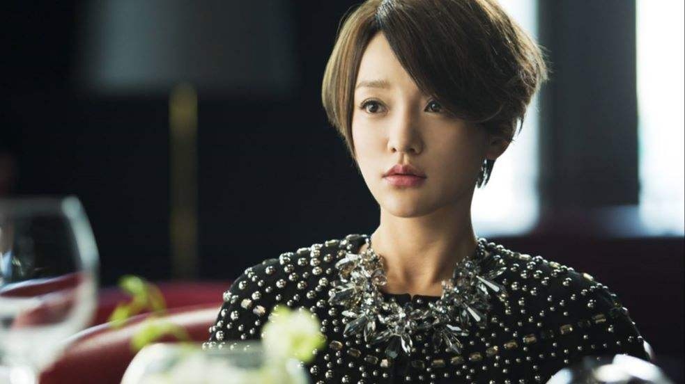 天秤座女生，优雅与平衡的追寻者插图