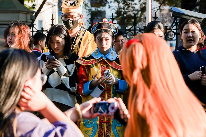 万圣节前夕，10.31的神秘之夜插图