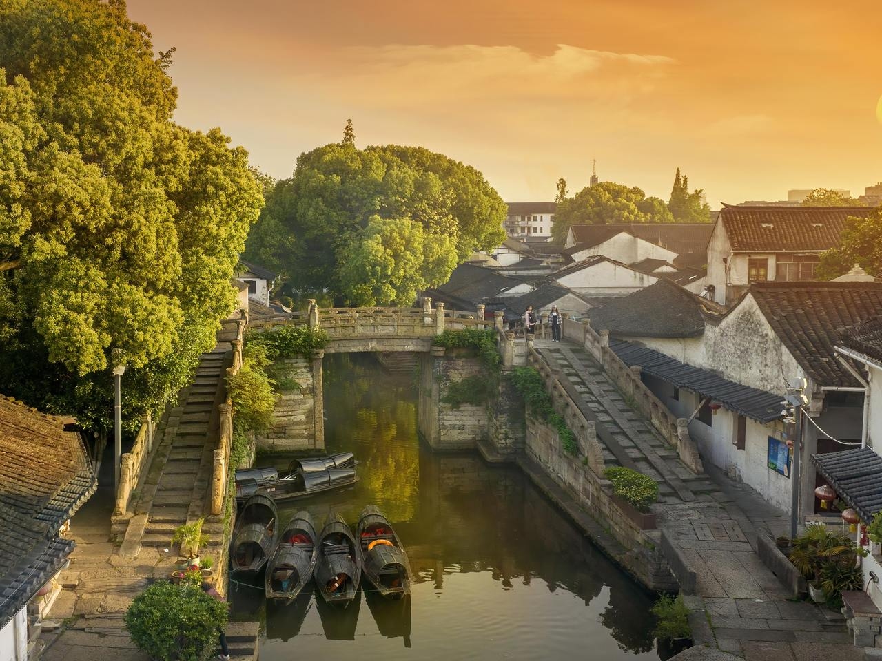 绍兴婚介有特色，不同相亲地体验各异。插图