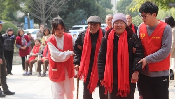 探索老年征婚网，为银发一族搭建爱的桥梁插图