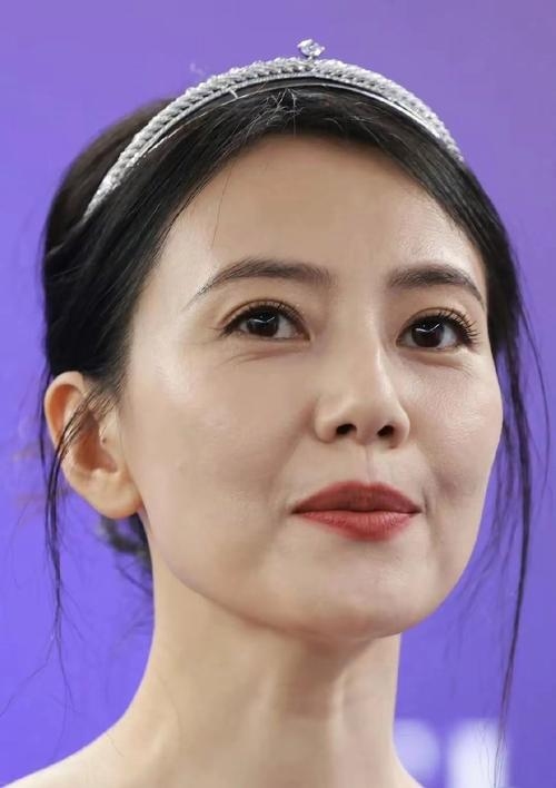 鱼尾纹上翘，岁月之美与肌肤年轻的秘密插图