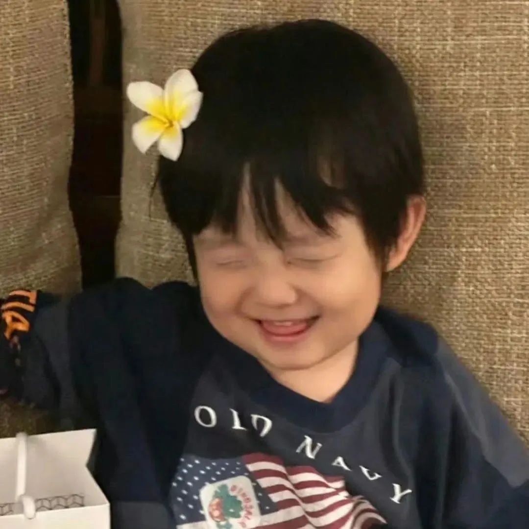 2023年浪漫情侣网名，星辰闪烁-月亮温柔插图