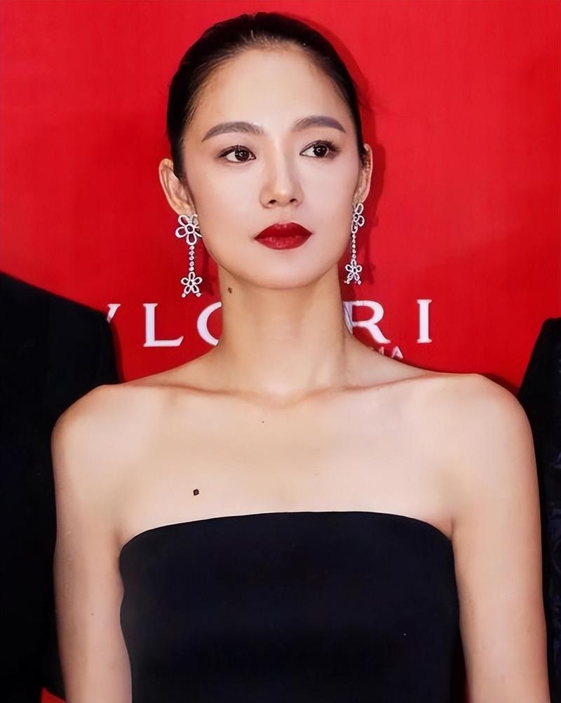 朱砂痣，女性才艺与吉兆的红色印记插图