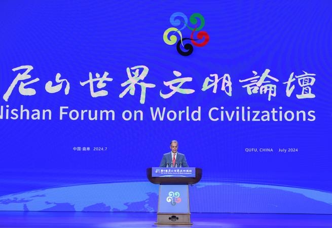 探索QQ英语的国际化魅力，开启国际交流新篇章插图