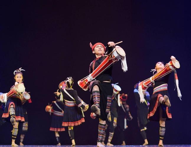 瑶族舞蹈，传承千年的文化瑰宝插图