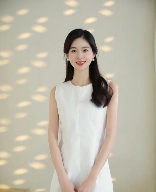 吴霜寓意美好期许，希望孩子拥有美丽高雅气质插图