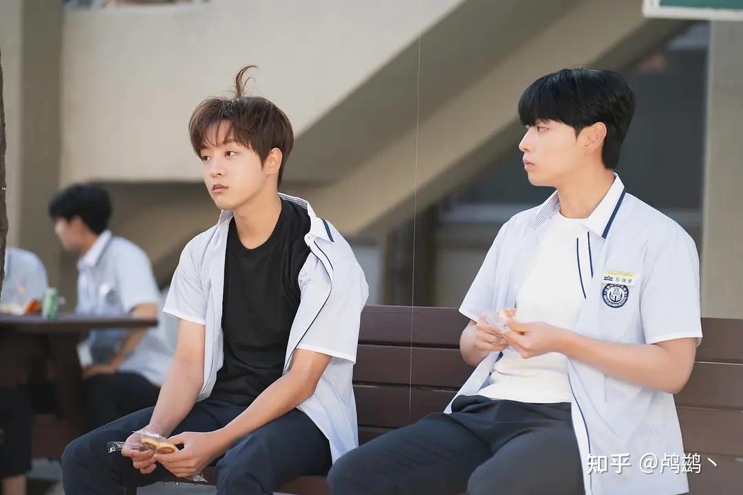 浪漫游戏名字，编织梦幻与现实交织的虚拟世界插图