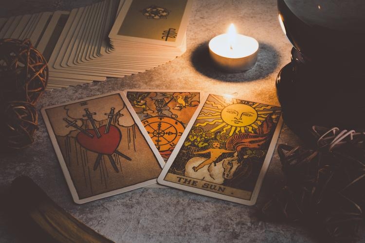 塔罗占卦，开启神秘之钥，解锁内心世界插图