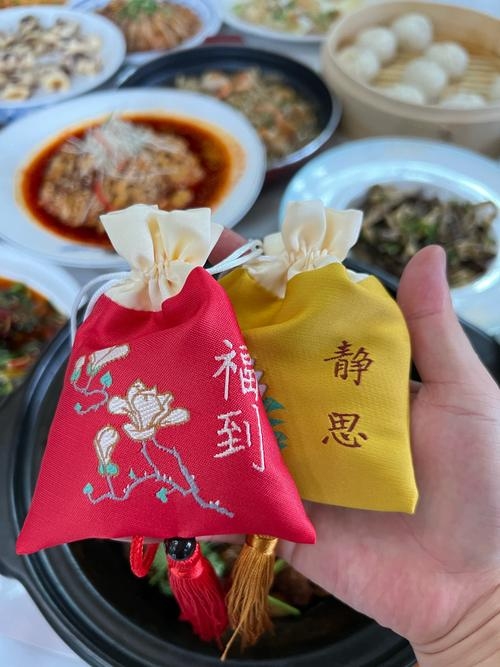 有口福，品尝美食的幸运与福气插图