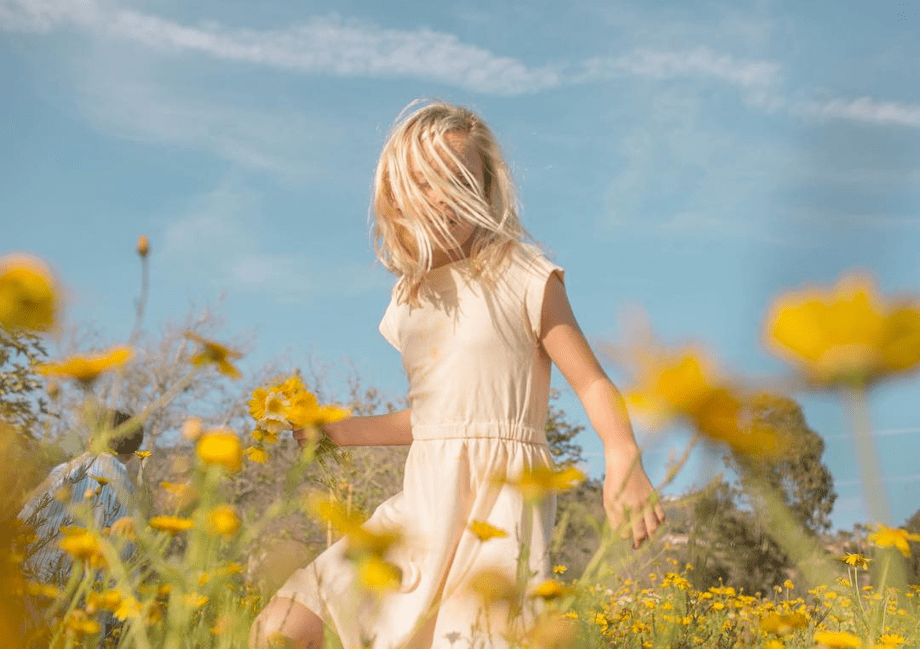 艺术网名，从hug到MarbleMelancholy，拥抱浪漫与力量。插图