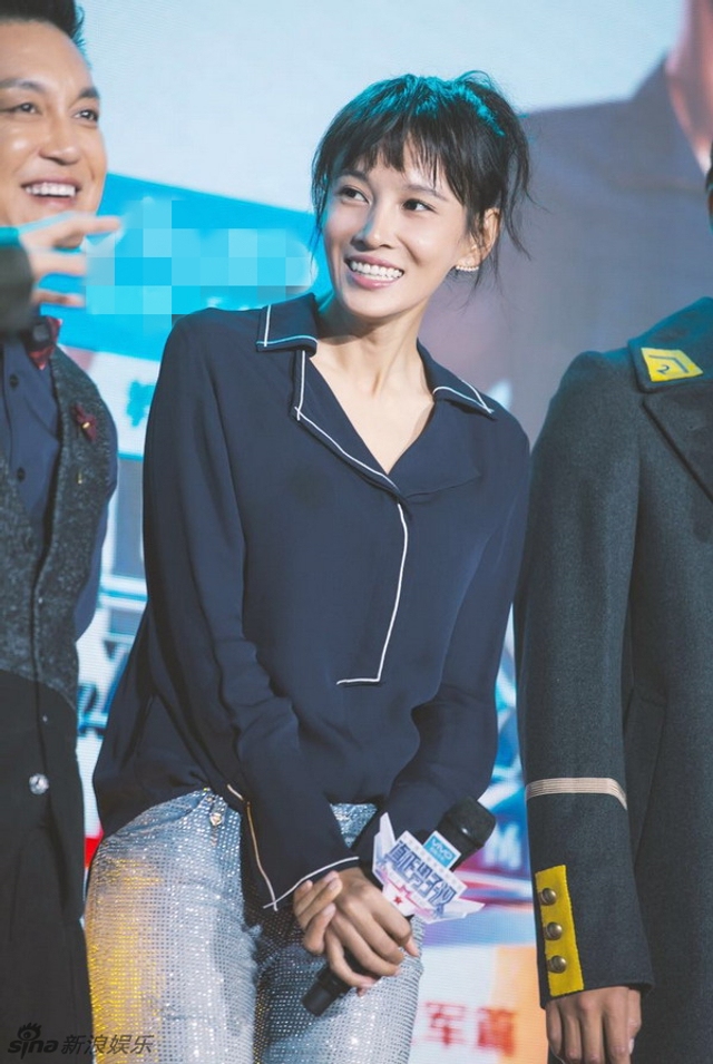 张蓝心，以腿成名，成唯一龙女郎插图