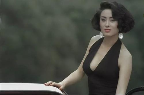 周秀娜的八字命理分析，星途璀璨，情感波折插图