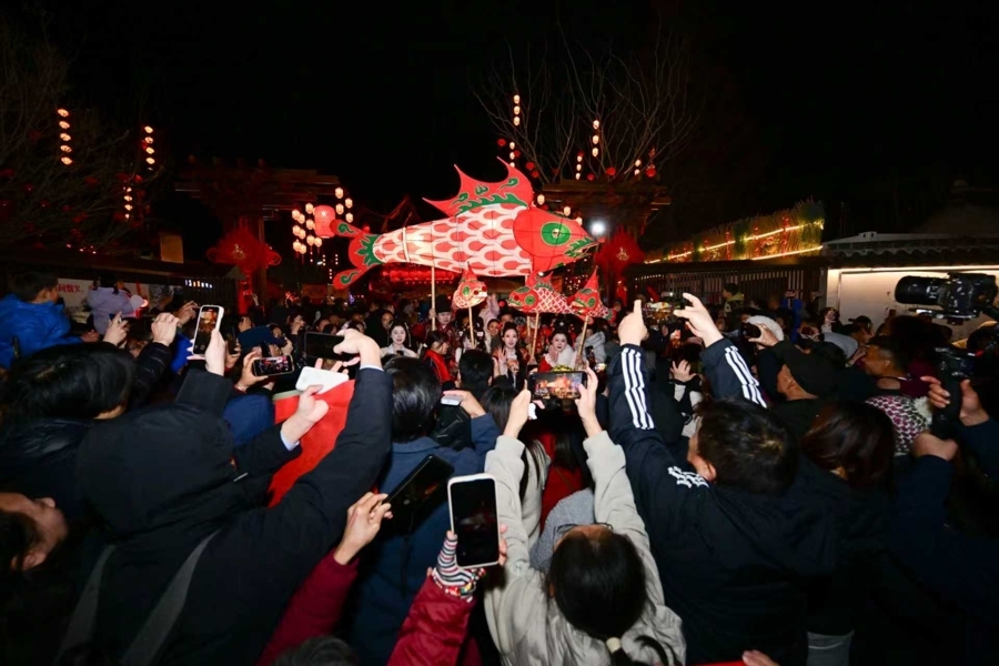 正月初三，传统与现代的交织插图