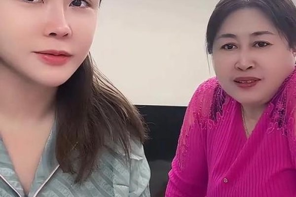 白山交友信息，白山胜利水库初瑞雪遭遇胃肿瘤引发子女病情关心，白山妹子辛巴因母亲患病后热心照顾，为网友点赞-方知甜