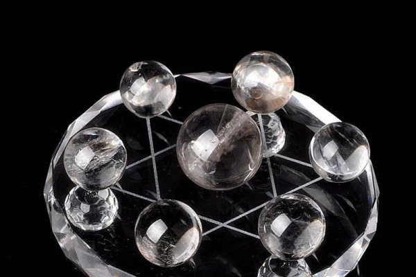 白水晶球的神秘魅力，探索其背后的故事与功效-方知甜