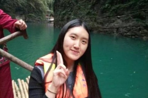 重庆艾薇儿交友，解锁情感与成长新机遇-方知甜