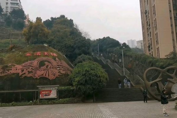 重庆婚介，缘起山城的浪漫桥梁-方知甜