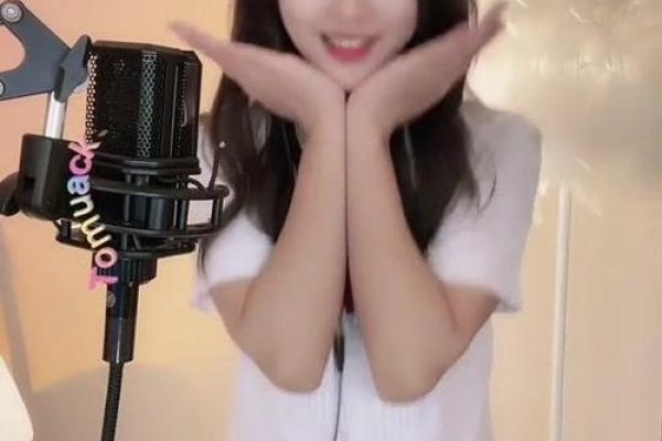 初恋直播短视频-方知甜