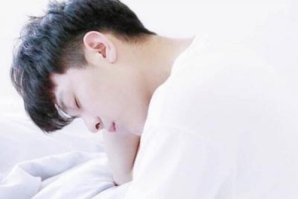 高冷男生网名，Luminous夜光，神秘迷人-方知甜