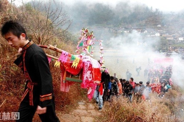 花炮节，多元文化的狂欢盛宴-方知甜