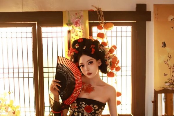 花魁女帝，权谋与美貌交织的传奇-方知甜