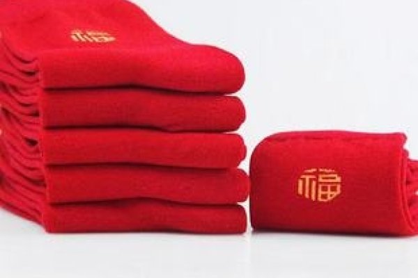 红袜子，文化寓意与穿戴指南-方知甜